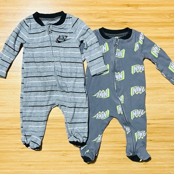 Nike Other - 2 Piece Nike Newborn Zipper Footies